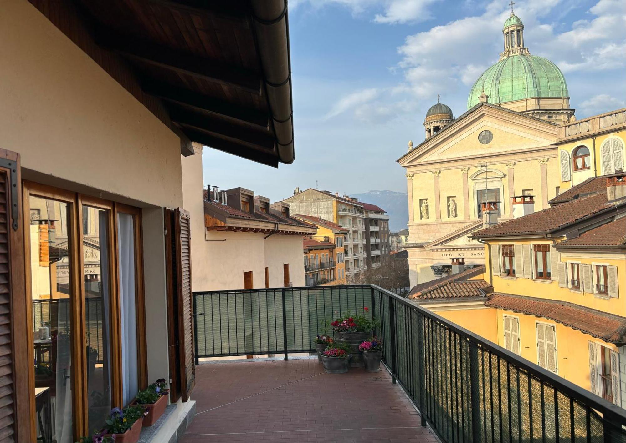 Appartement La Terrazza à Verbania Extérieur photo